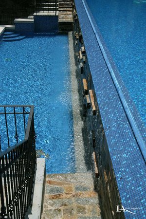 Custom Features #021 by Lewis Aquatech